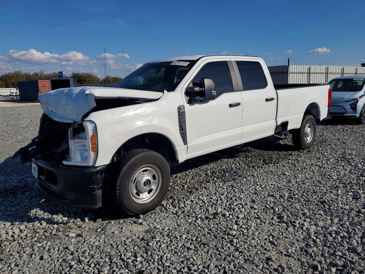 2024 Ford F250 Super Duty - zdjęcie główne