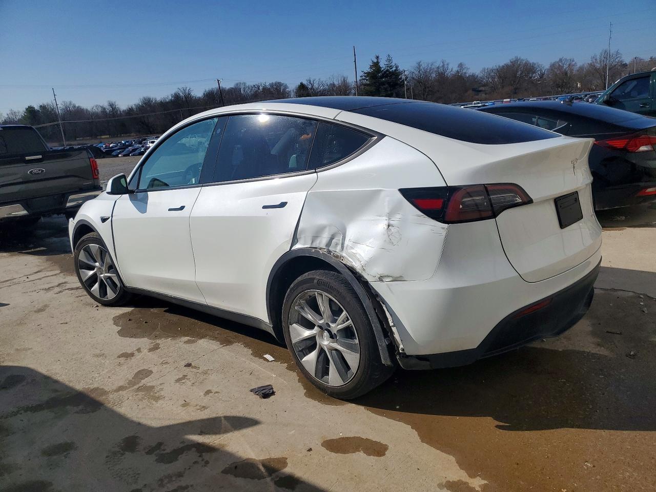 2023 Tesla Model Y - zdjęcie 2