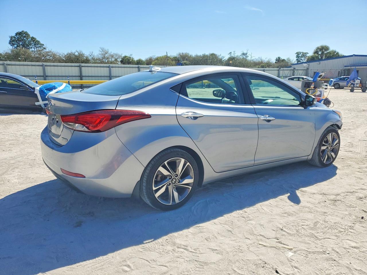 2016 Hyundai Elantra Limited - zdjęcie 3