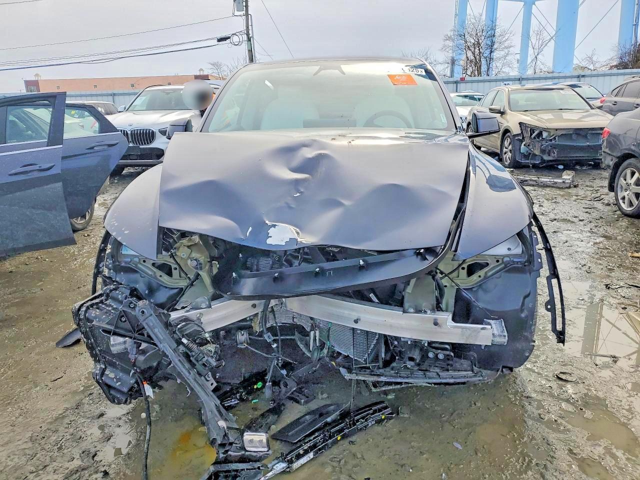 2026 Tesla Model Y - zdjęcie 5