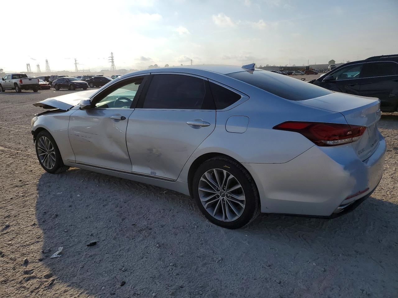 2015 Hyundai Genesis 3.8L - zdjęcie 2