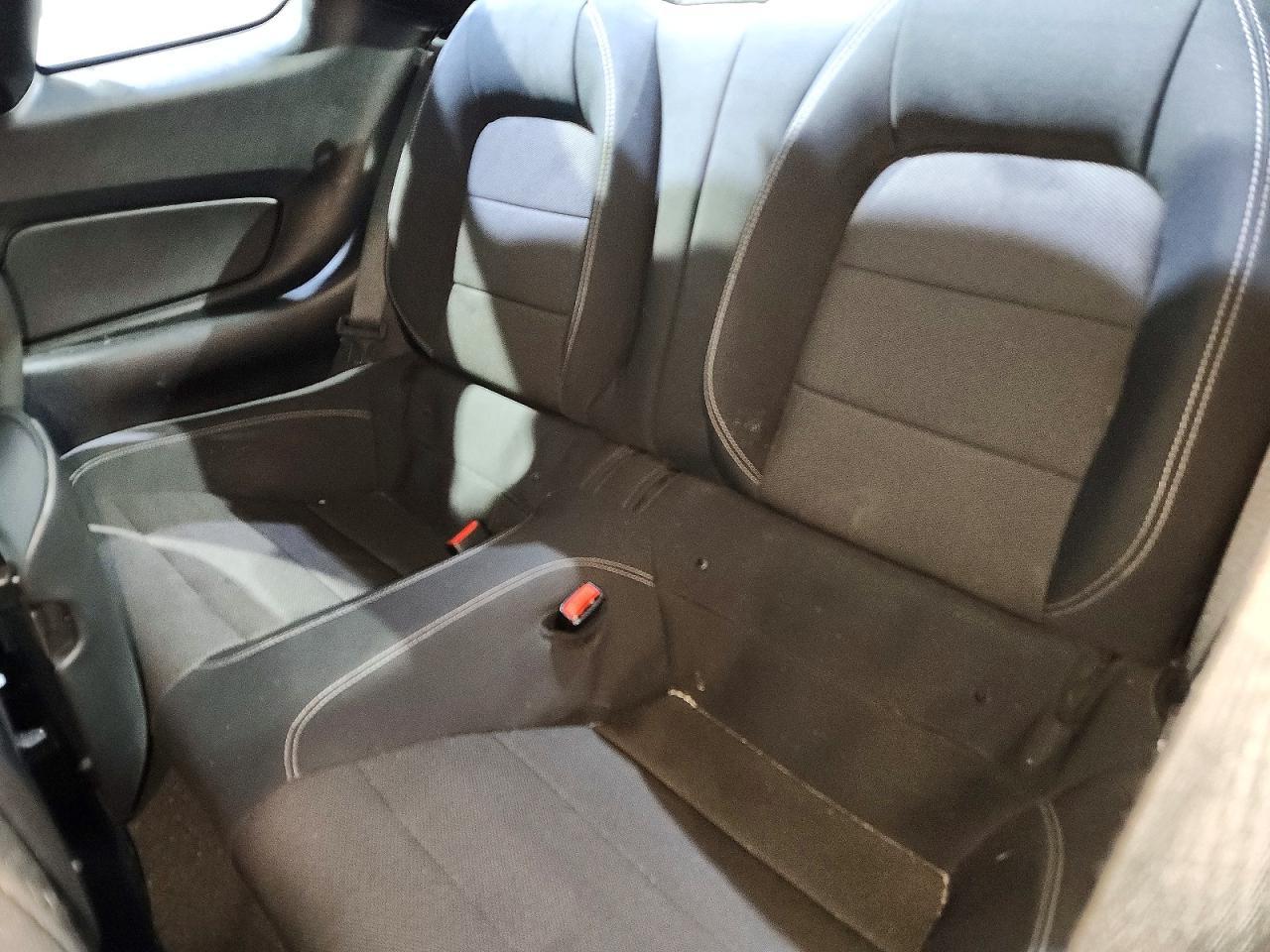 2017 Ford Mustang - zdjęcie 10