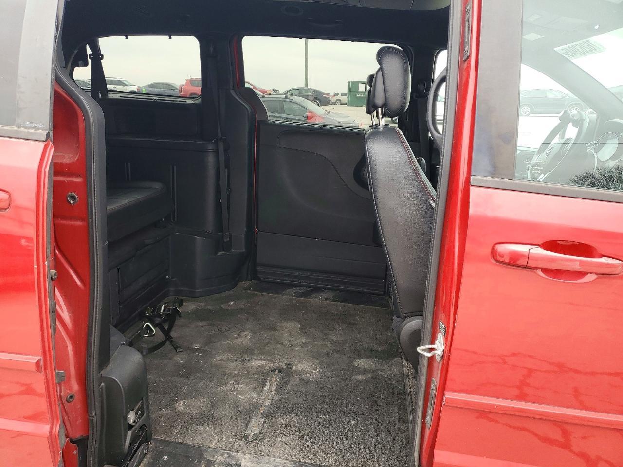 2014 Dodge Grand Caravan R - zdjęcie 11