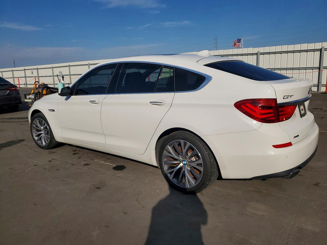 2013 BMW 550 Xigt - zdjęcie 2