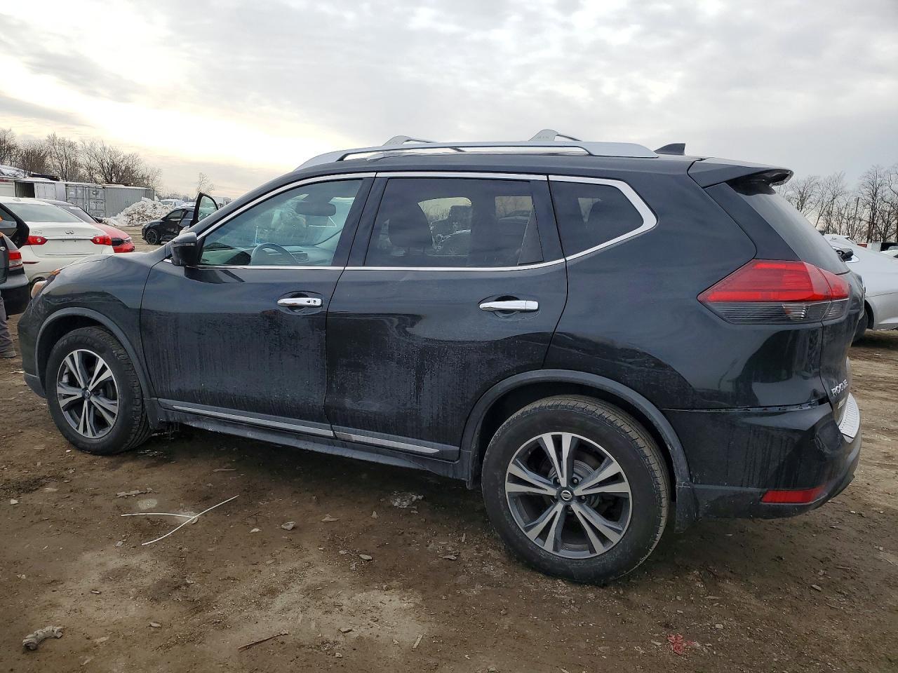 2017 Nissan Rogue S - zdjęcie 2