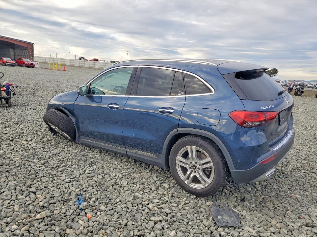 2023 Mercedes-Benz Gla 250 - zdjęcie 2
