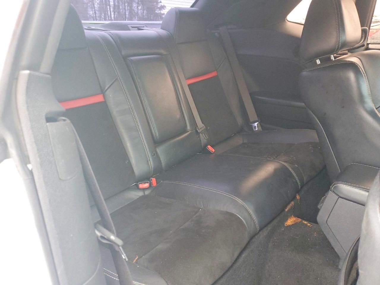 2013 Dodge Challenger Srt-8 - zdjęcie 10