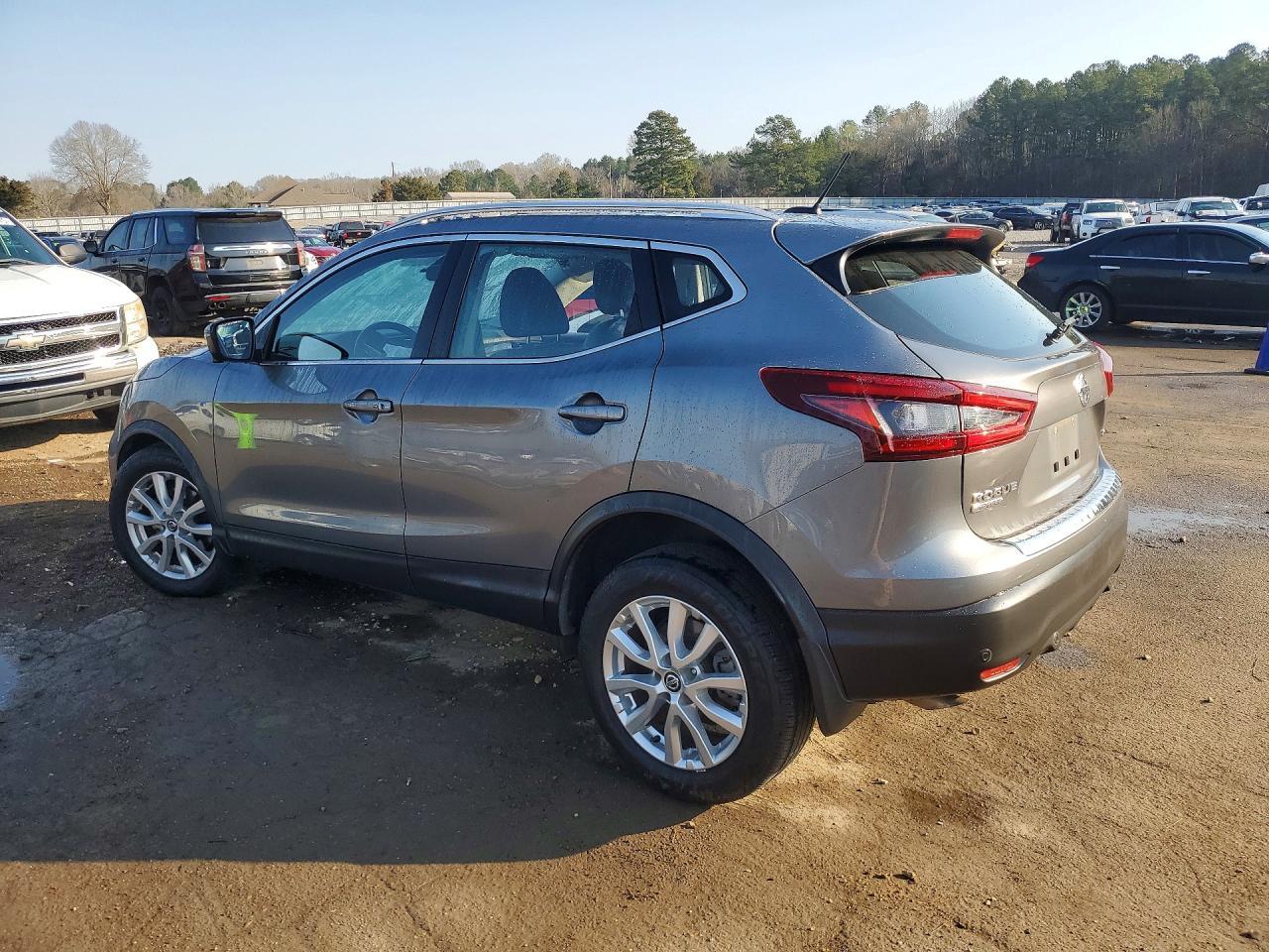 2021 Nissan Rogue Sport Sv - zdjęcie 2