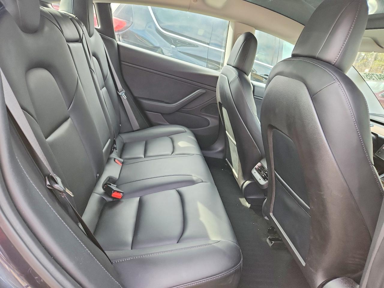 2018 Tesla Model 3 - zdjęcie 10