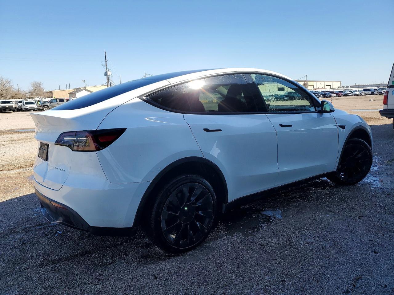 2023 Tesla Model Y - zdjęcie 3