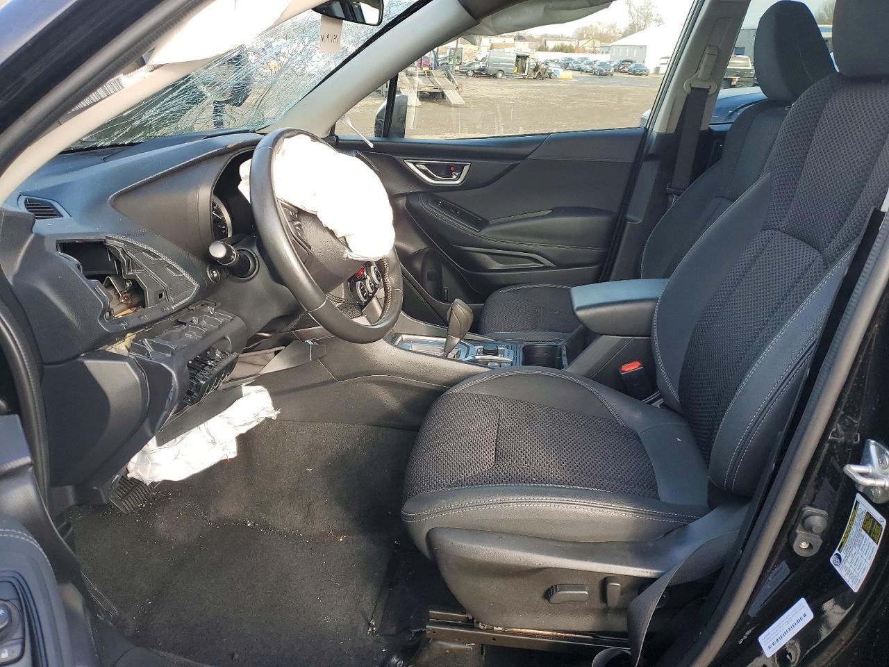 2023 Subaru Forester Premium - zdjęcie 7