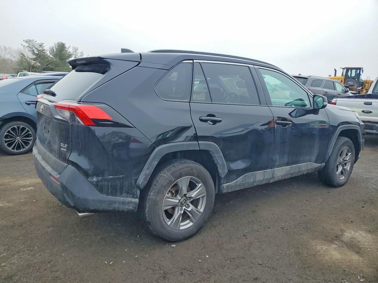 2024 Toyota Rav4 Xle - zdjęcie 3