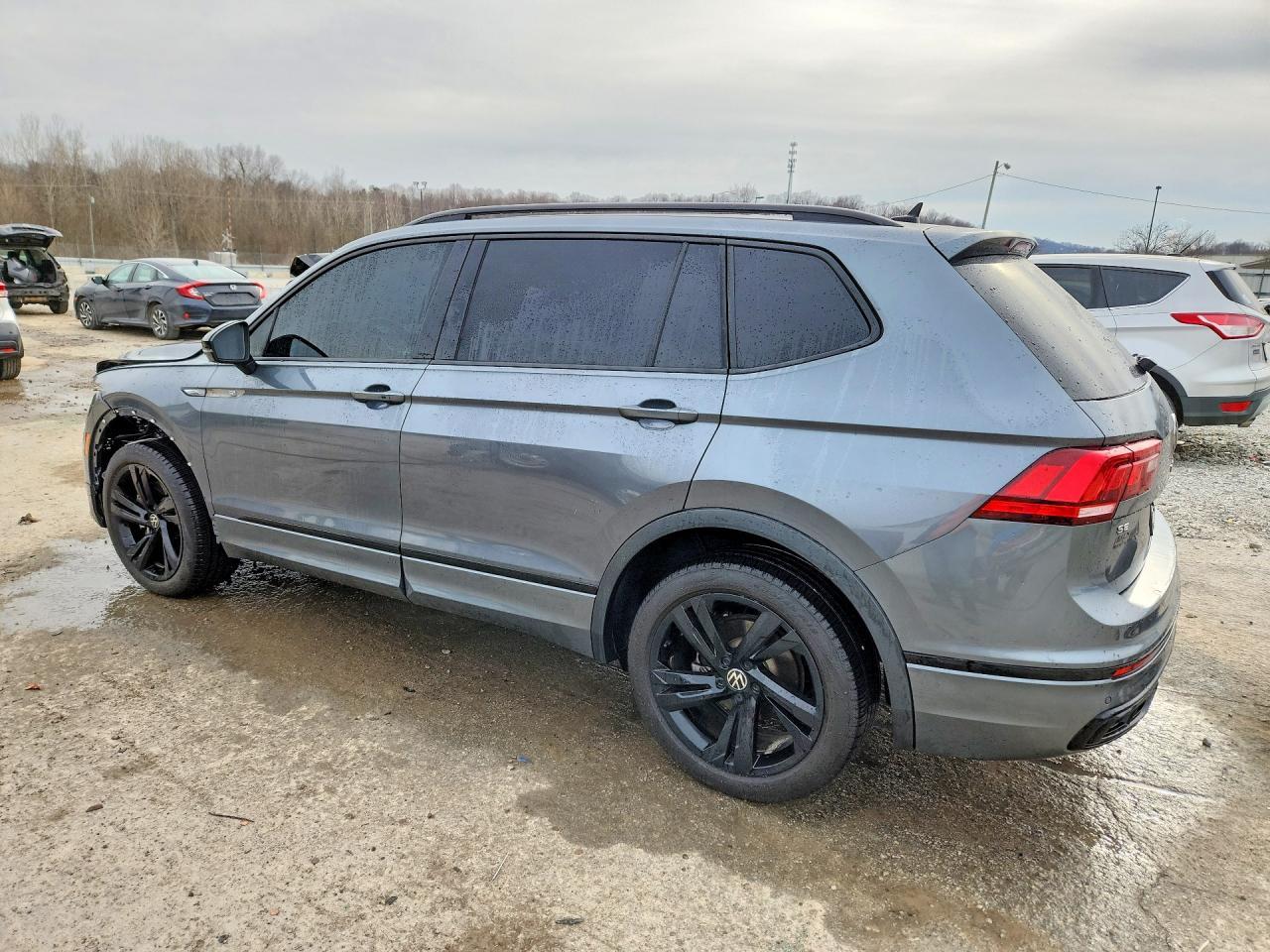2024 Volkswagen Tiguan Se R-Line Black - zdjęcie 2