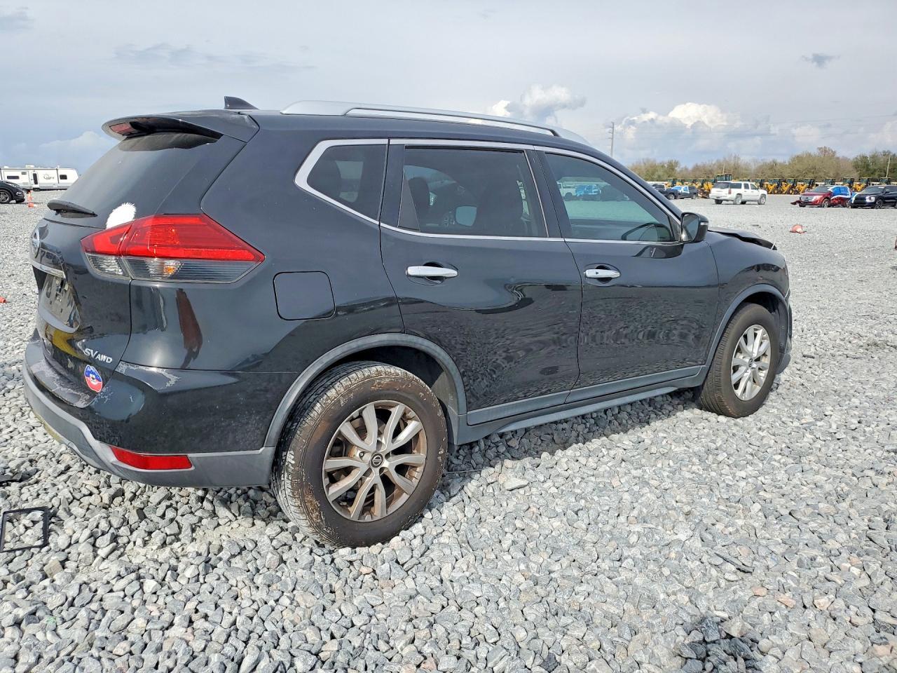 2017 Nissan Rogue Sv - zdjęcie 3