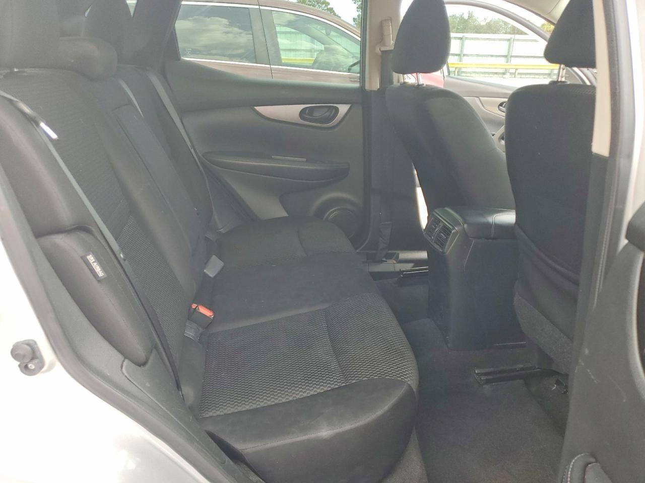 2020 Nissan Rogue Sport S - zdjęcie 11