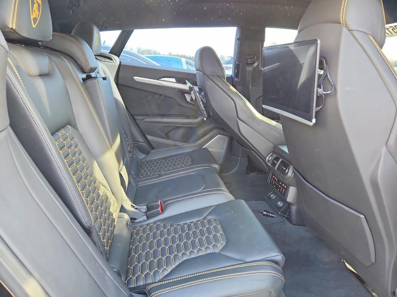 2019 Lamborghini Urus - zdjęcie 11