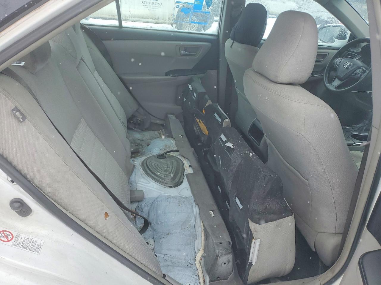 2016 Toyota Camry Le - zdjęcie 10