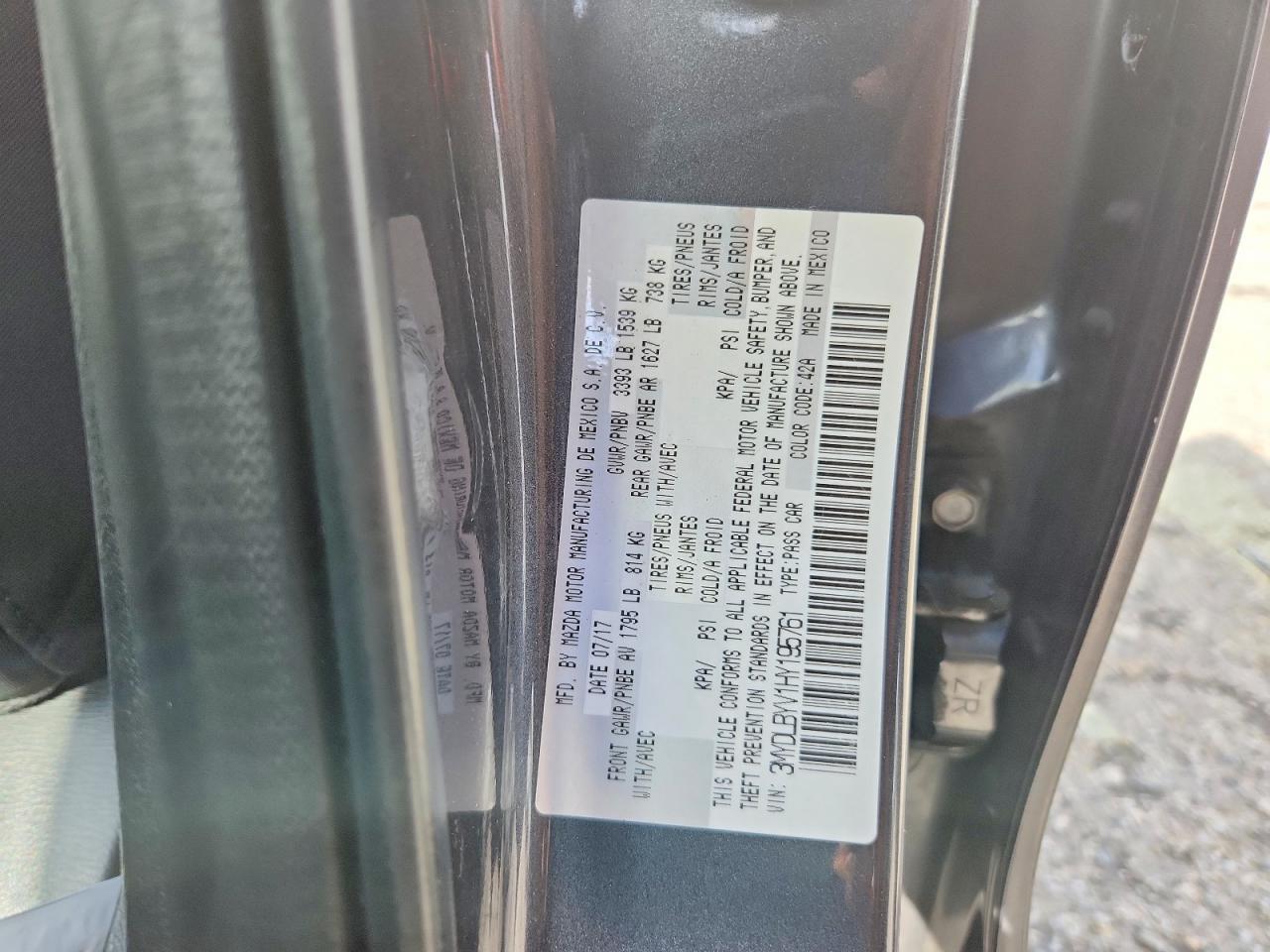 2017 Toyota Yaris Ia Base - zdjęcie 12