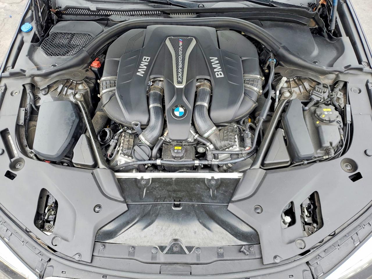 2018 BMW M550Xi - zdjęcie 11