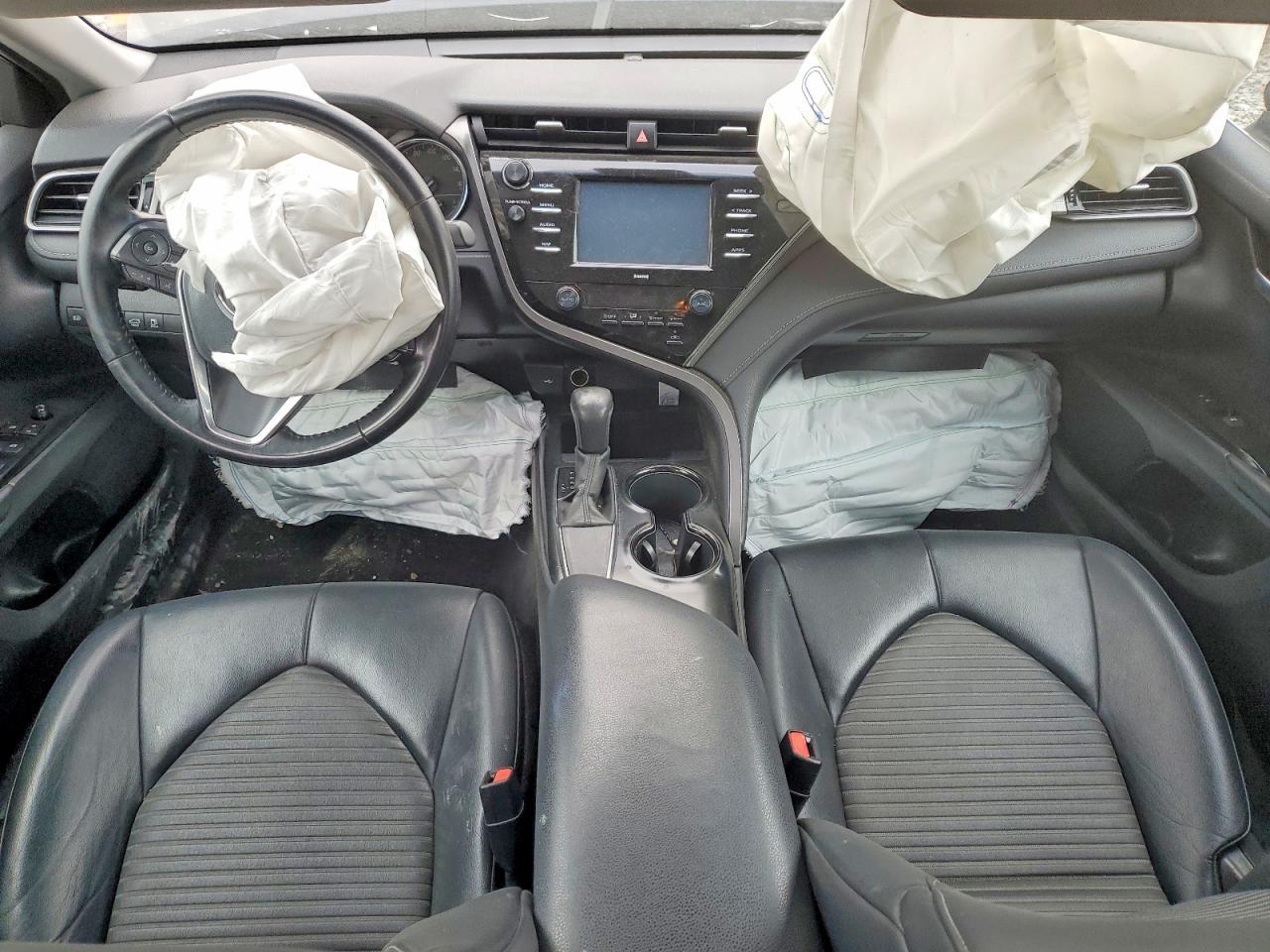 2020 Toyota Camry Se - zdjęcie 8