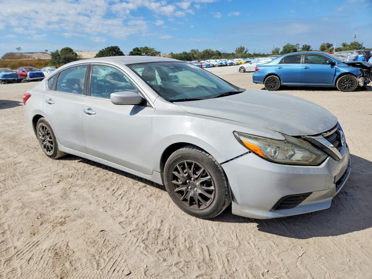 2017 Nissan Altima 2.5 S - zdjęcie 4