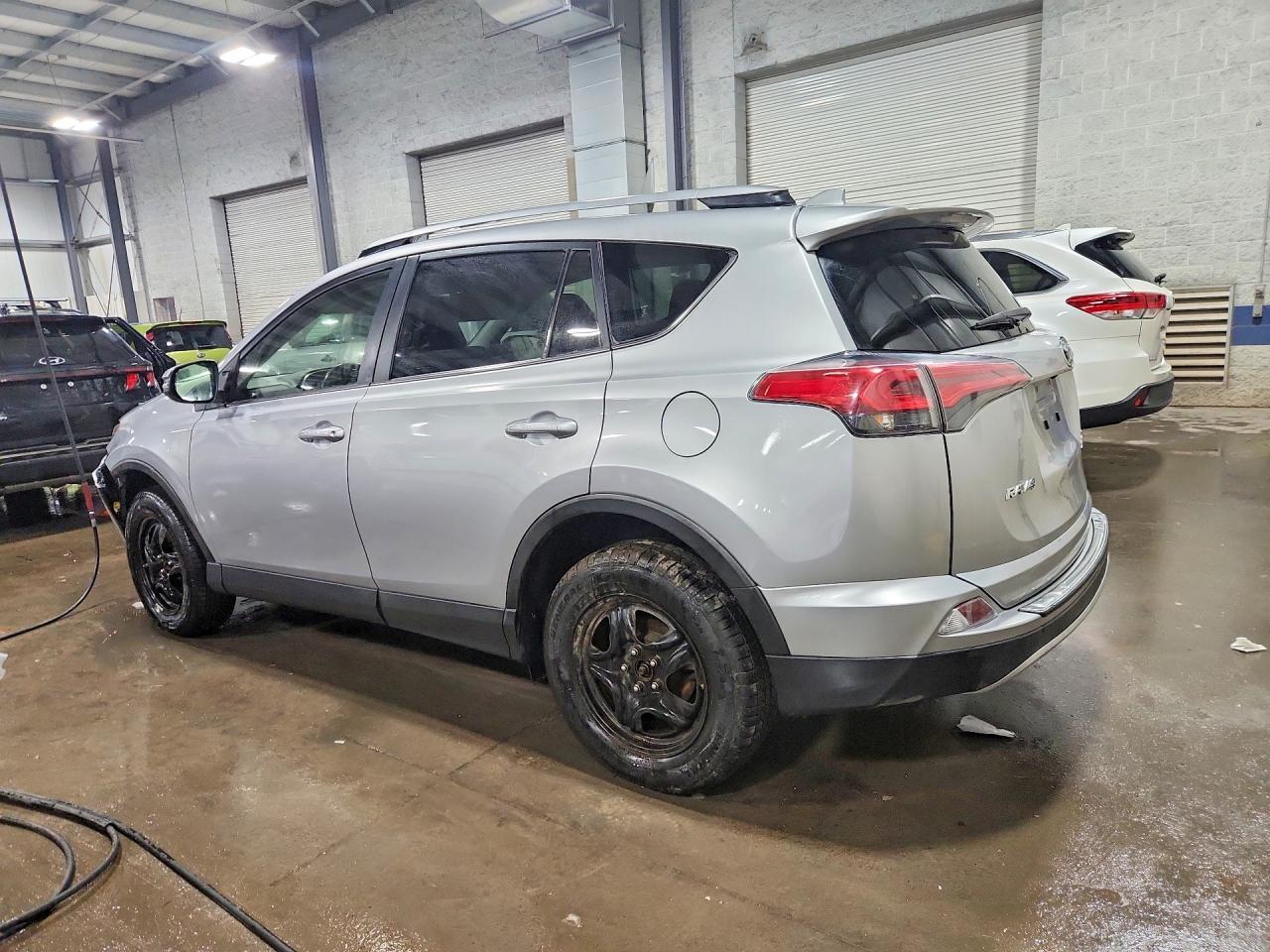2018 Toyota Rav4 Xle - zdjęcie 2