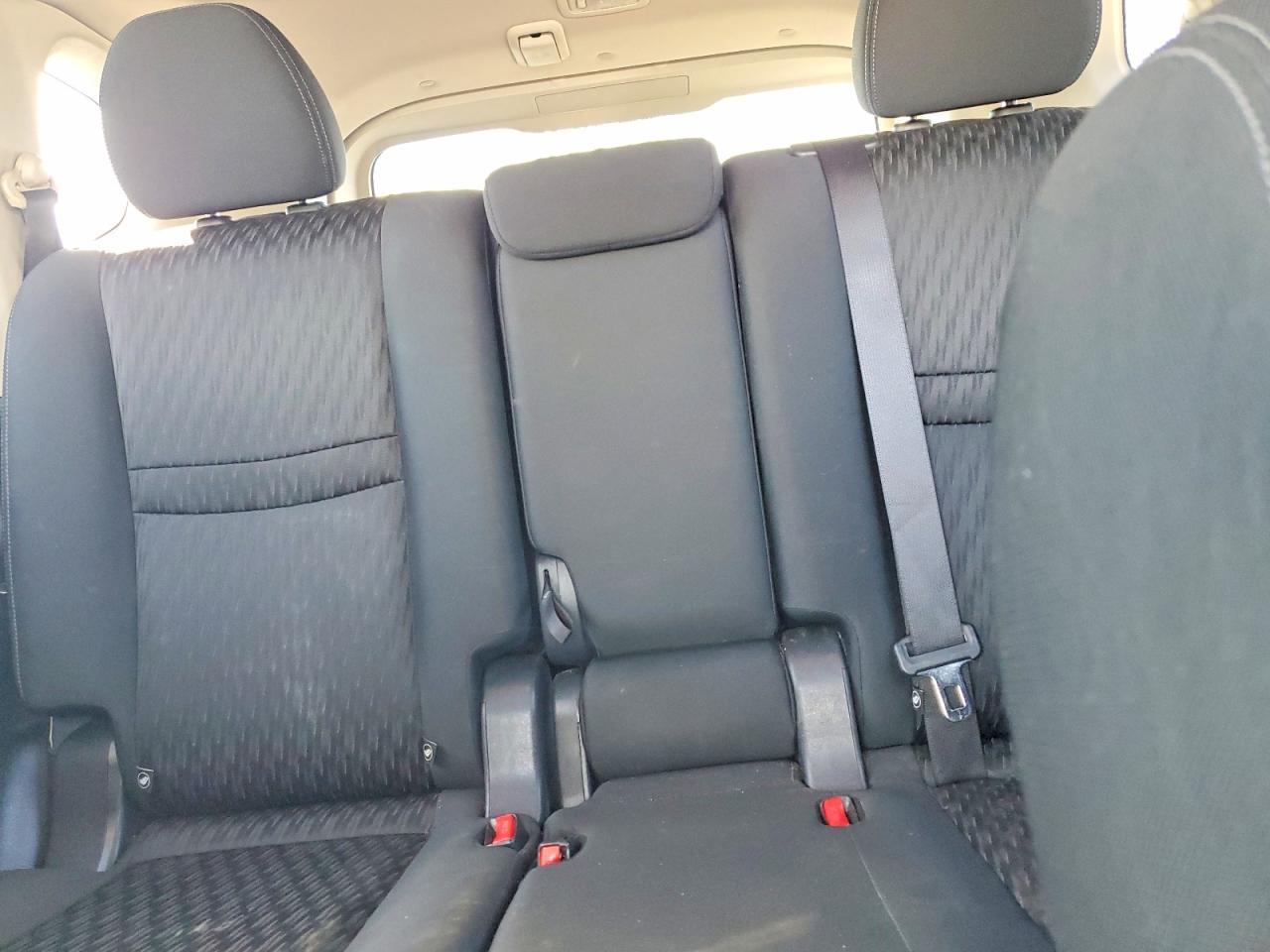 2018 Nissan Rogue S - zdjęcie 10