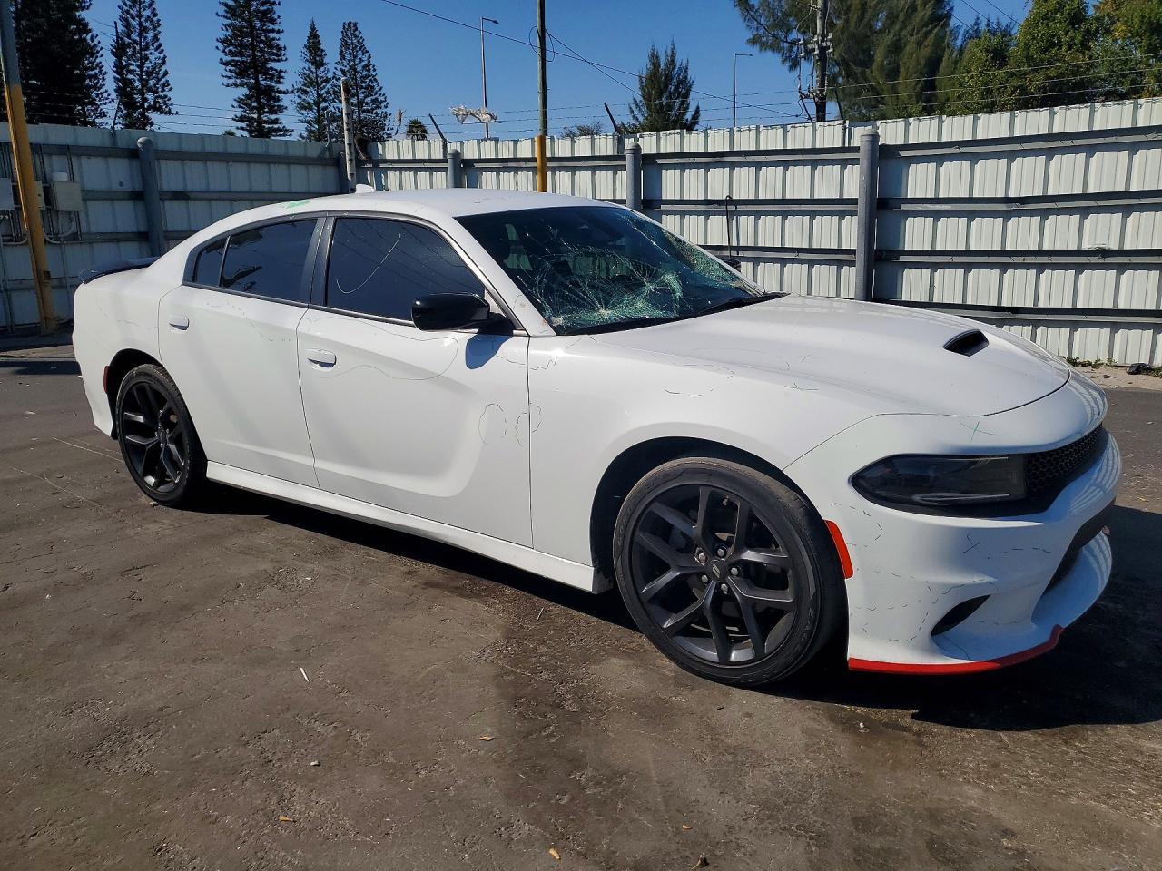 2022 Dodge Charger Gt - zdjęcie 4