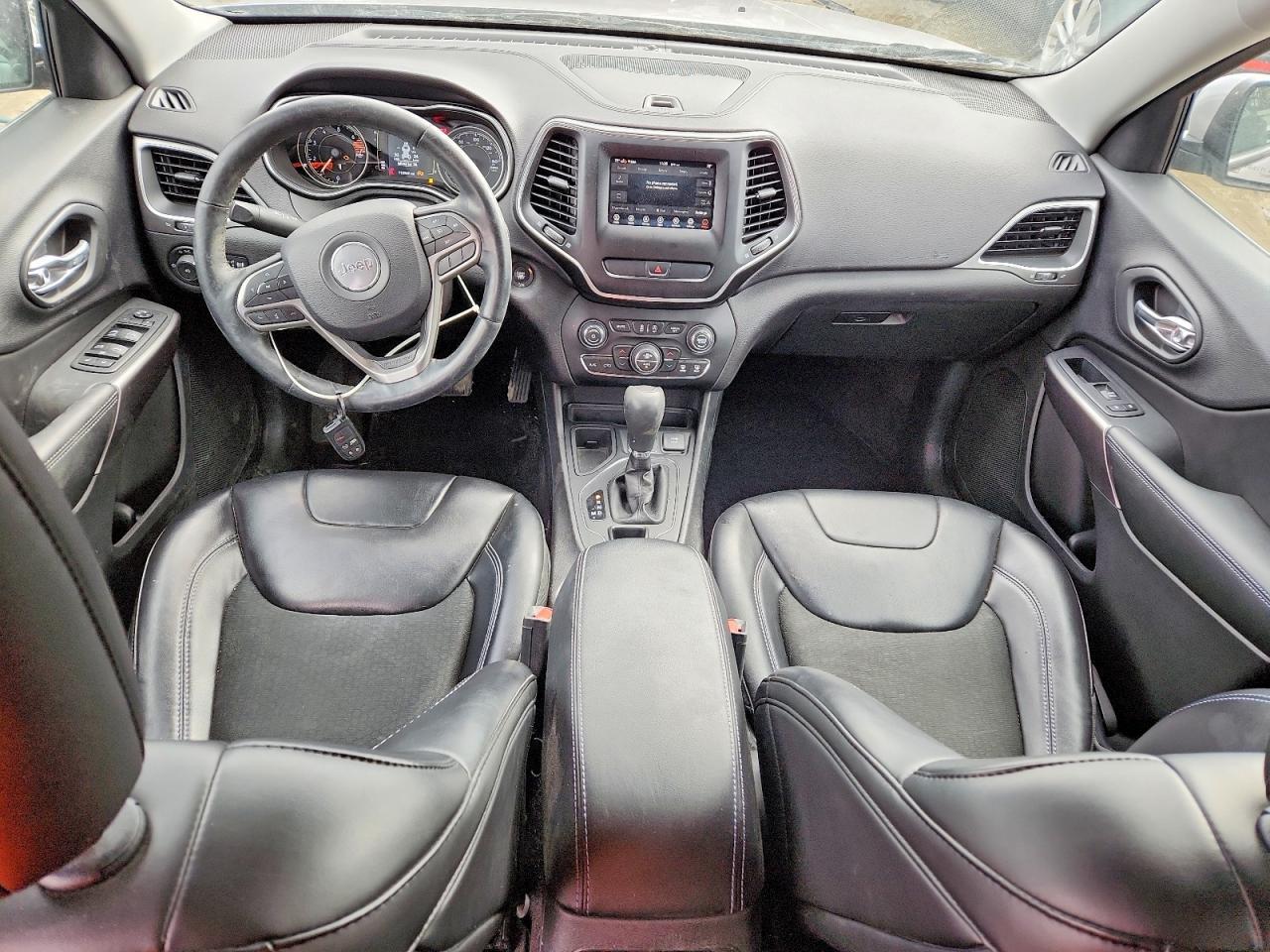 2019 Jeep Cherokee Latitude Plus - zdjęcie 8