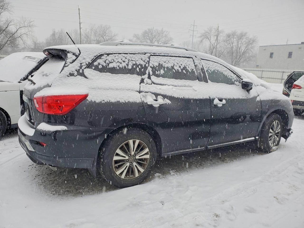 2017 Nissan Pathfinder S - zdjęcie 3