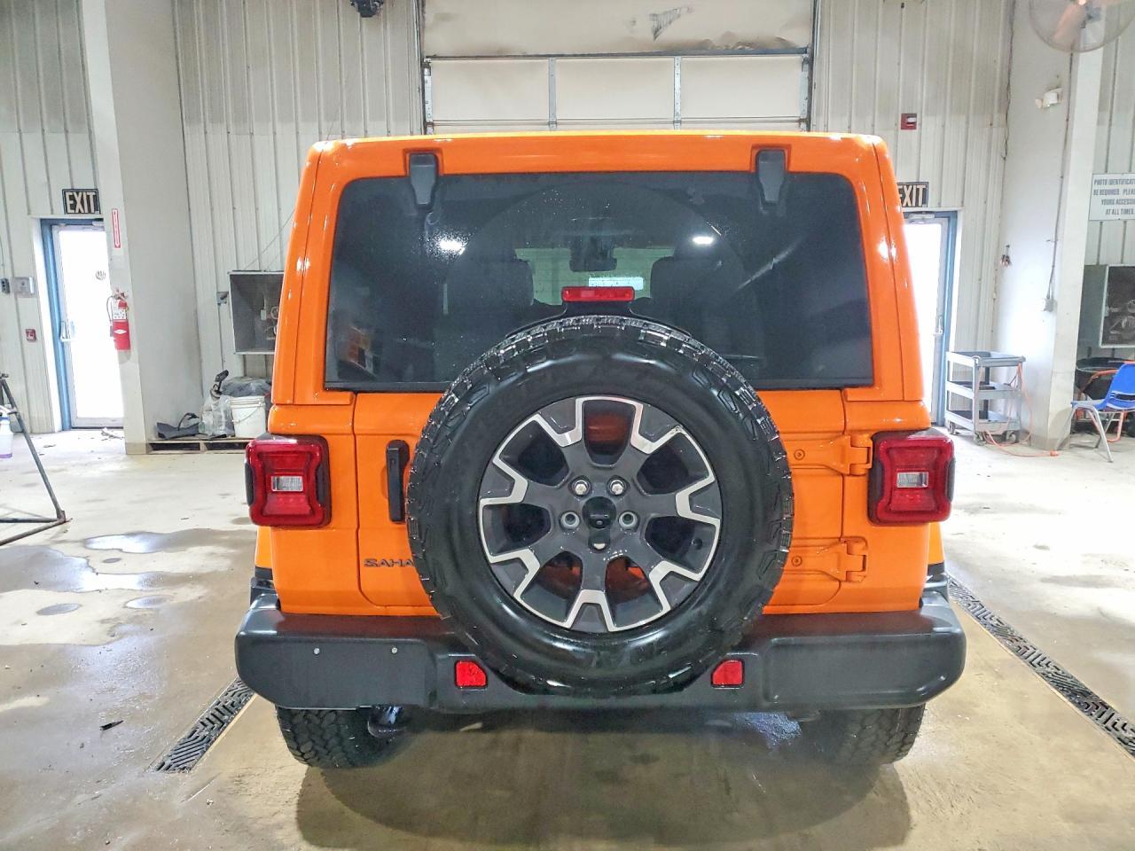 2025 Jeep Wrangler Sahara - zdjęcie 6