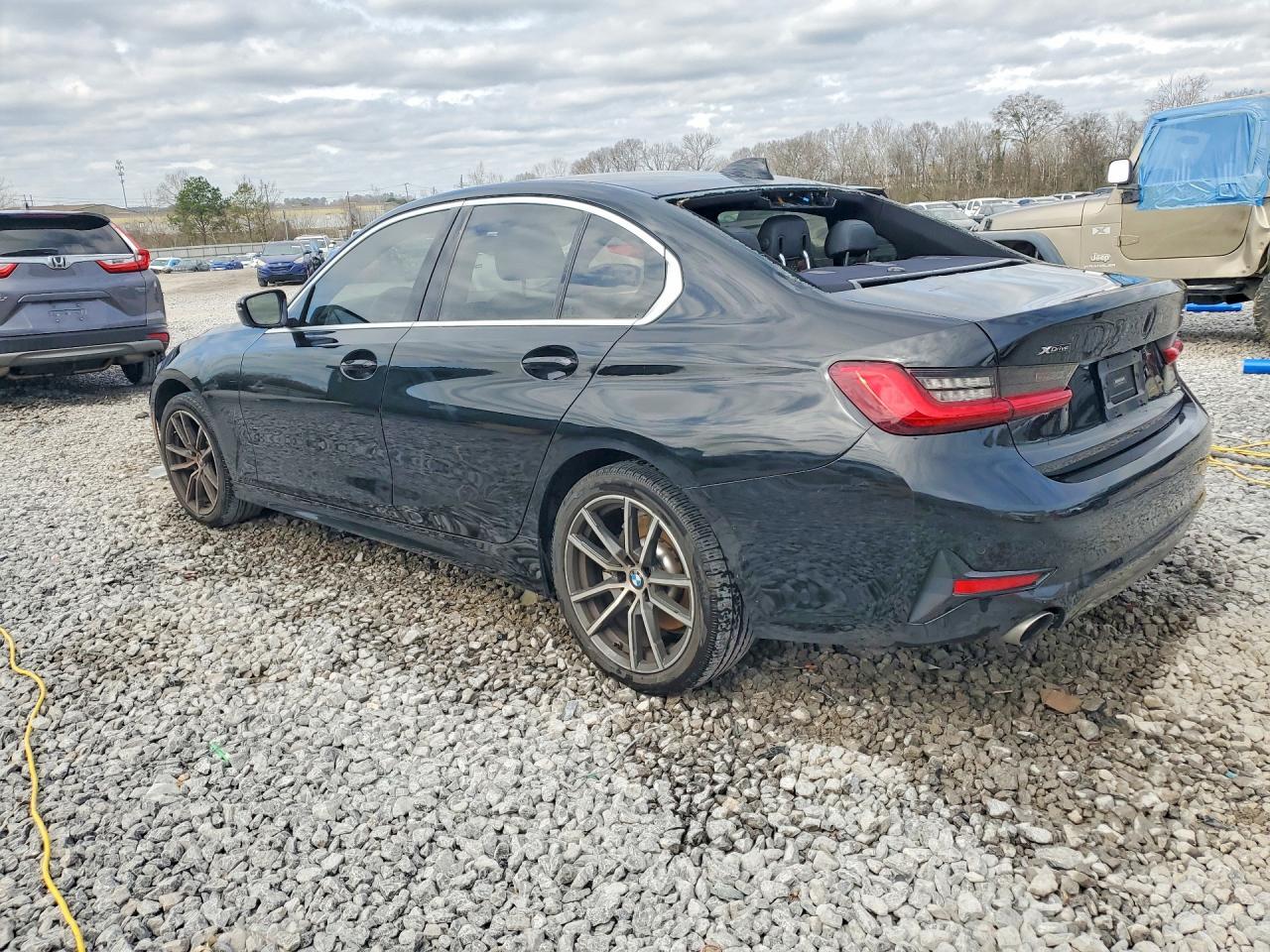 2020 BMW 330Xi - zdjęcie 2