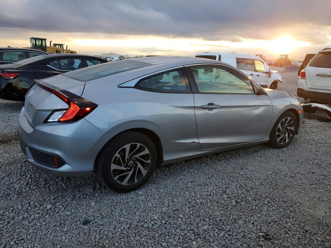 2017 Honda Civic Lx - zdjęcie 3