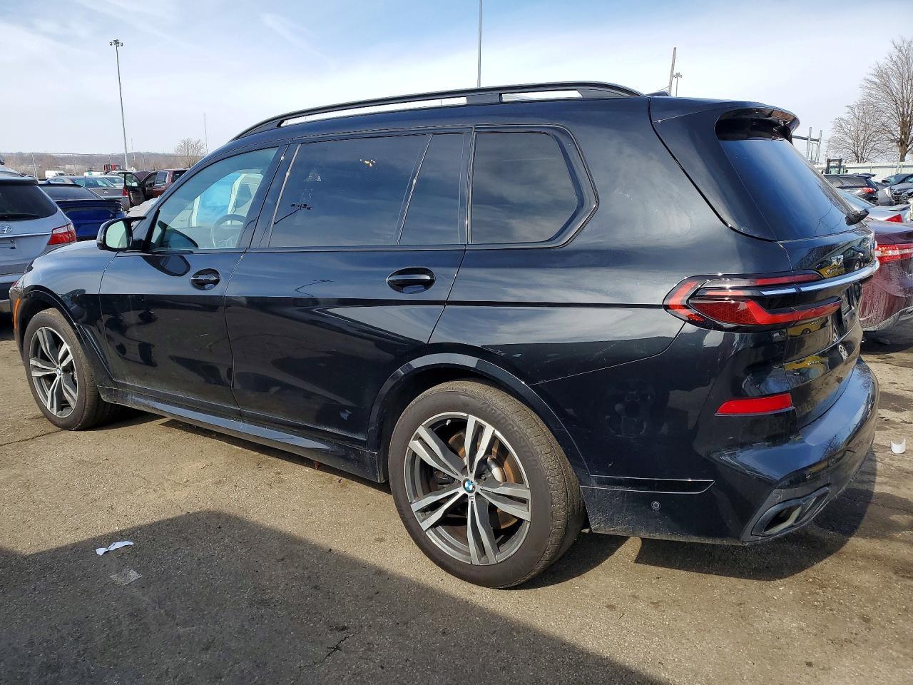 2023 BMW X7 M60I - zdjęcie 2