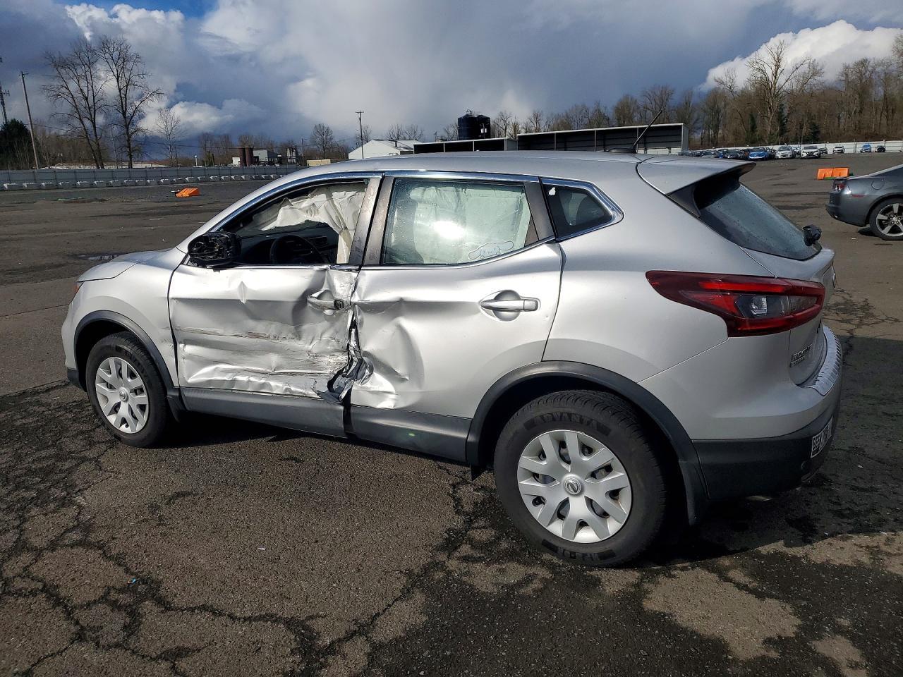 2020 Nissan Rogue Sport S - zdjęcie 2