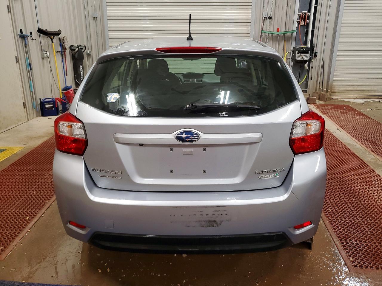 2015 Subaru Impreza Premium - zdjęcie 6