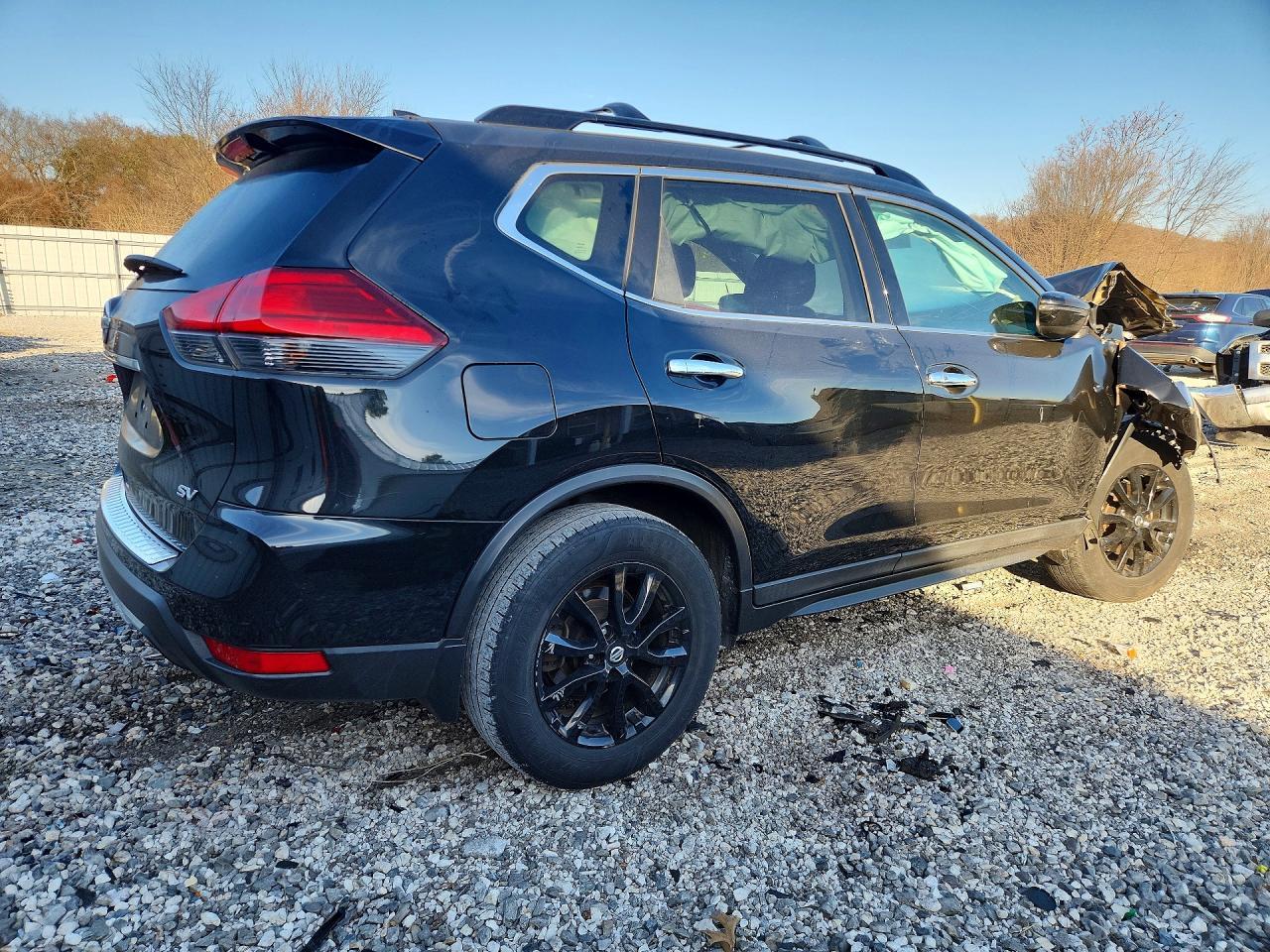 2017 Nissan Rogue S - zdjęcie 3