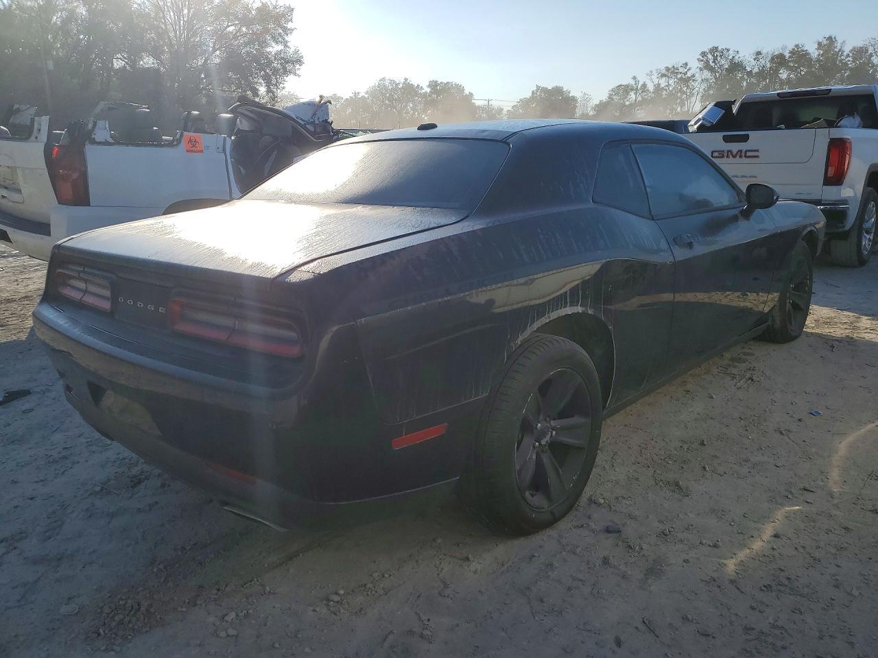 2015 Dodge Challenger Sxt - zdjęcie 3