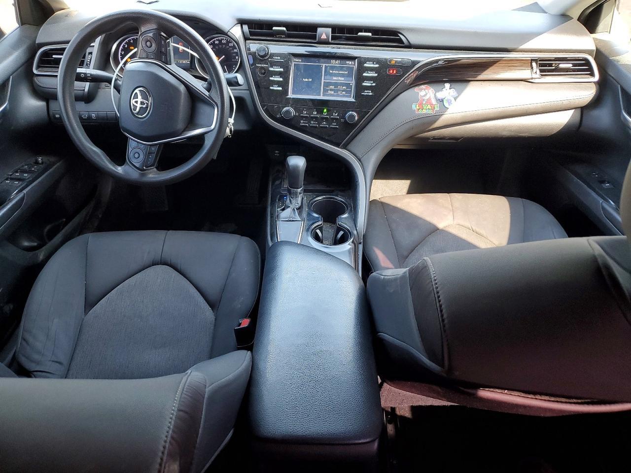 2019 Toyota Camry /Le/ - zdjęcie 8
