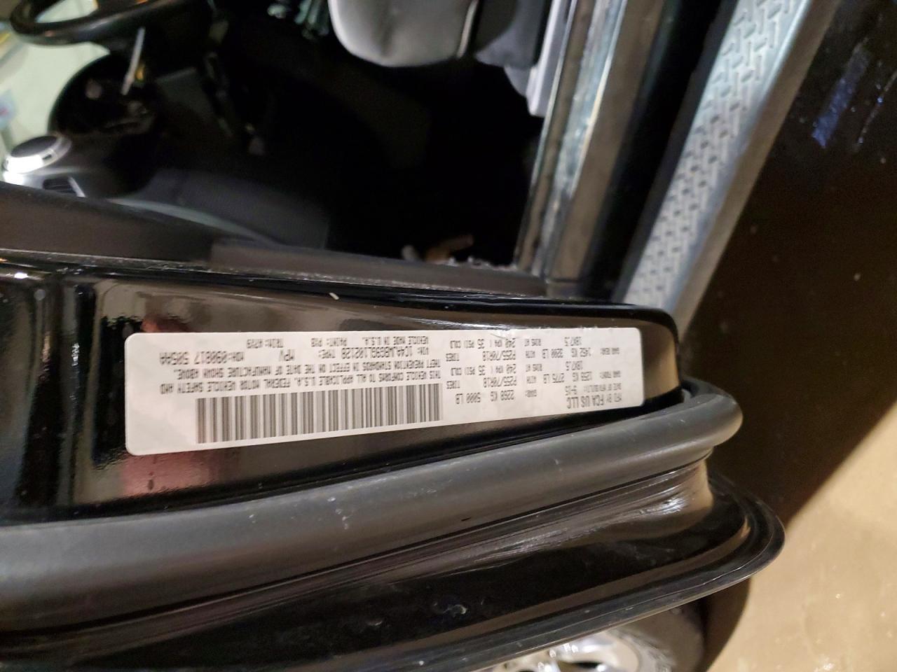 2016 Jeep Wrangler Sahara - zdjęcie 12