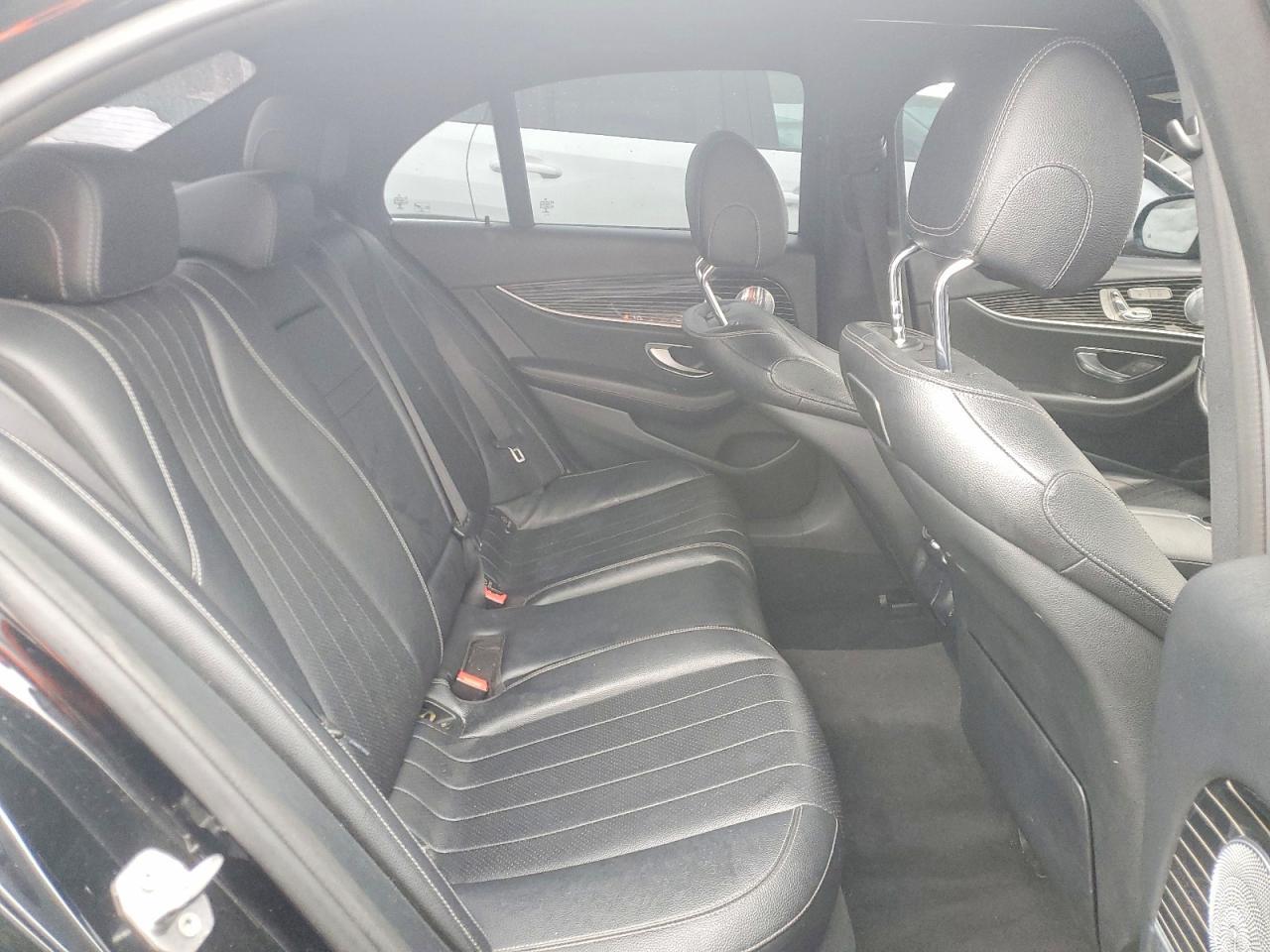 2018 Mercedes-Benz E 300 4Matic - zdjęcie 10