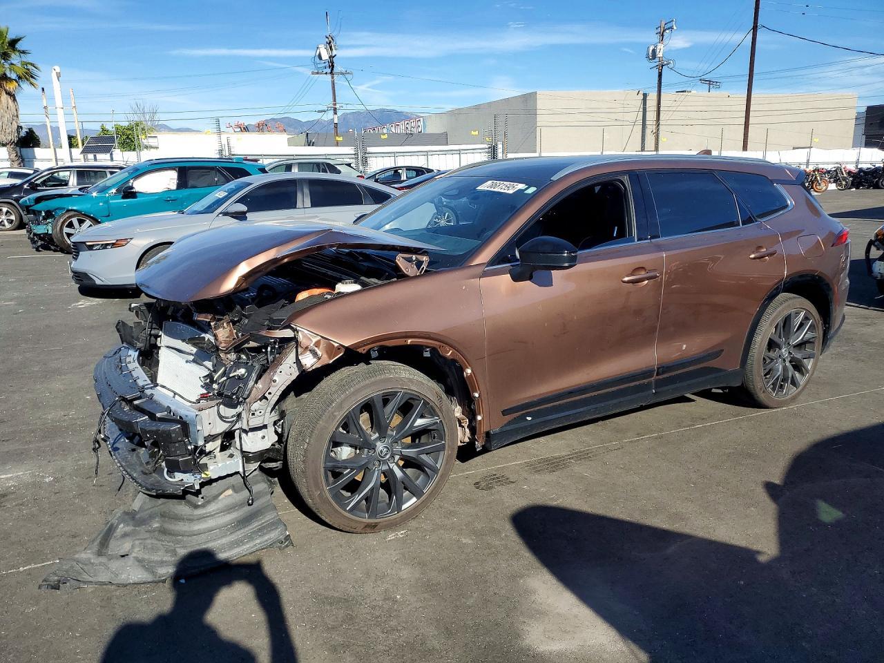 2025 Toyota Crown Signia Limited - zdjęcie główne