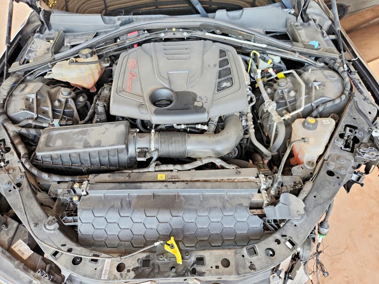 2019 Alfa Romeo Giulia - zdjęcie 11