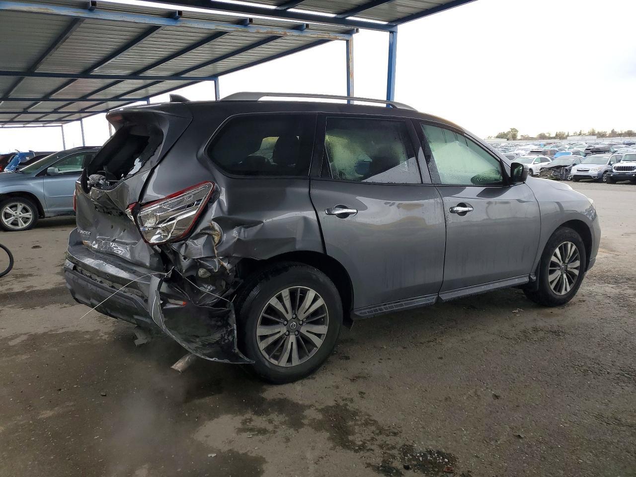 2019 Nissan Pathfinder S - zdjęcie 3