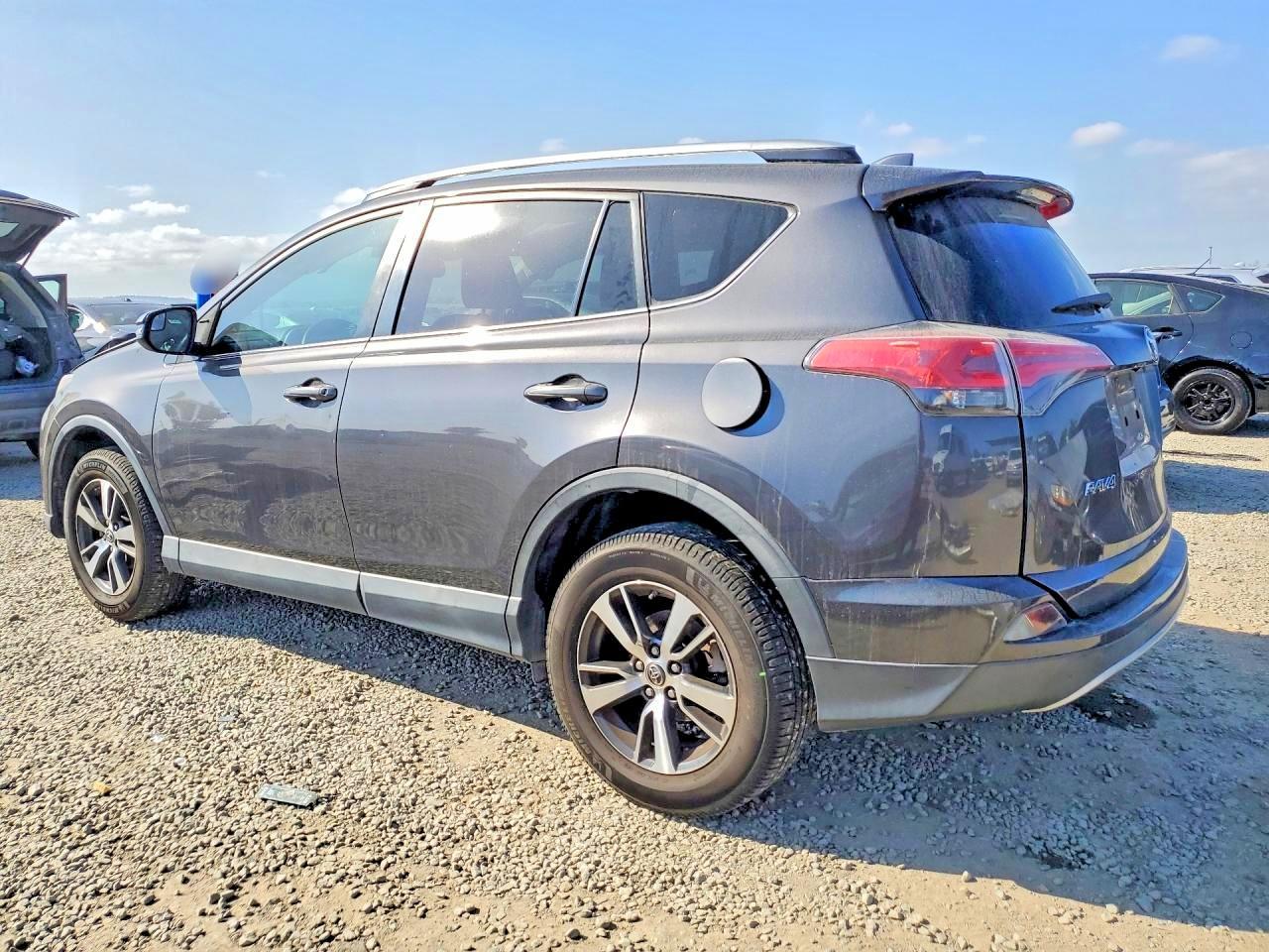 2016 Toyota Rav4 Xle - zdjęcie 2