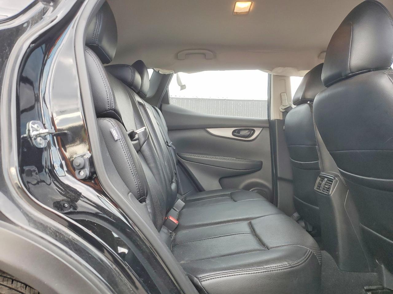 2020 Nissan Rogue Sport S - zdjęcie 11