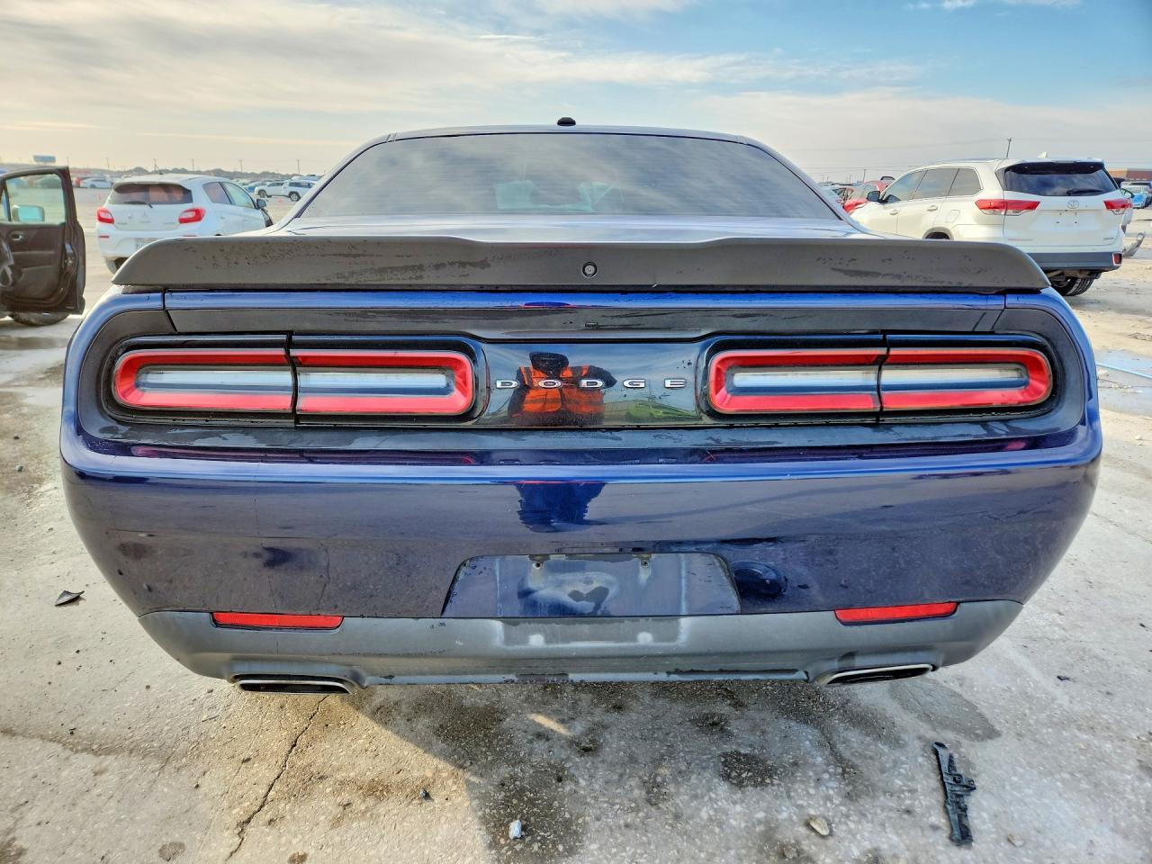 2016 Dodge Challenger Sxt - zdjęcie 6