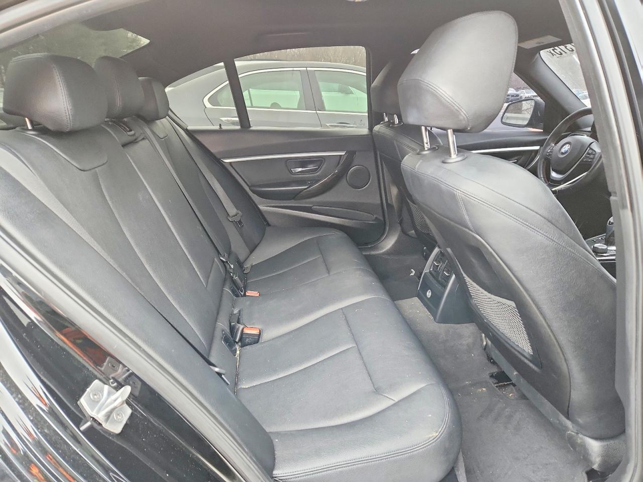 2017 BMW 330 I - zdjęcie 10