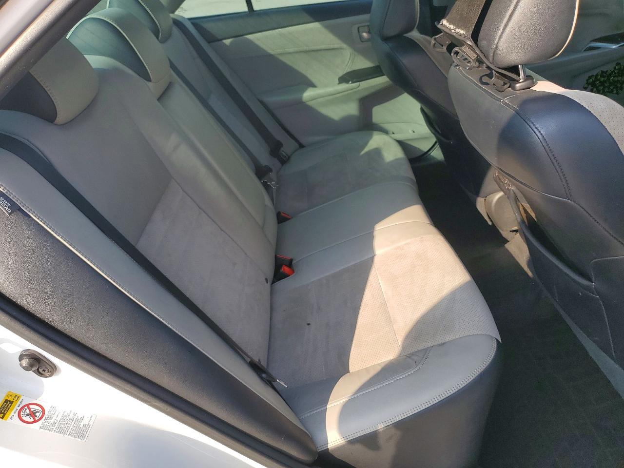 2016 Toyota Camry Le - zdjęcie 10