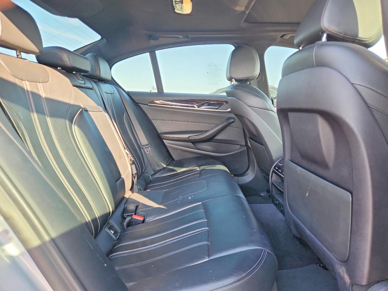 2018 BMW 530 Xi - zdjęcie 10